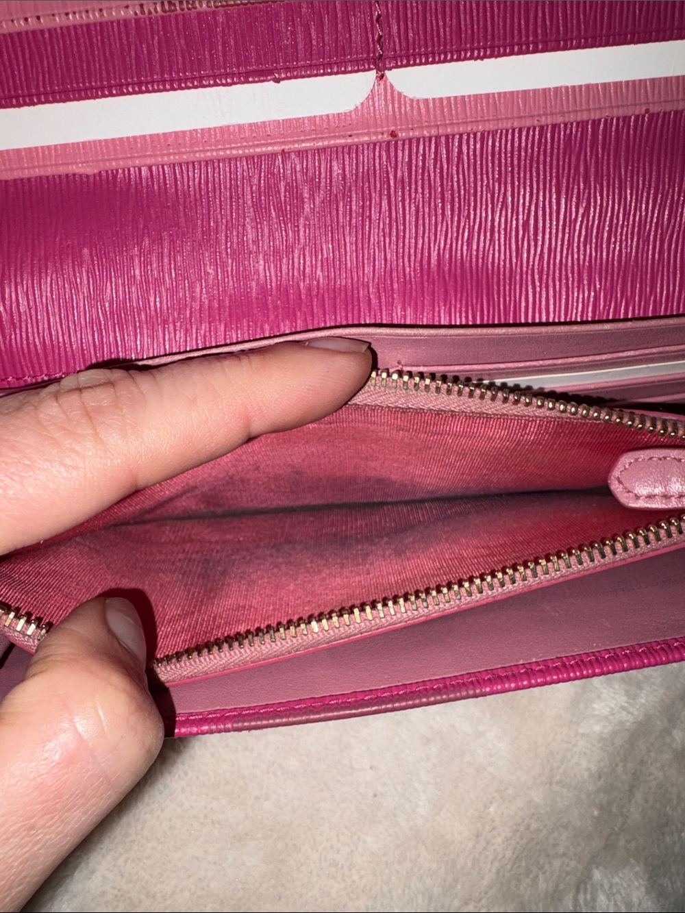Prada Pink Leather wallet with COA and Chain insert. - Picture 5 of 9